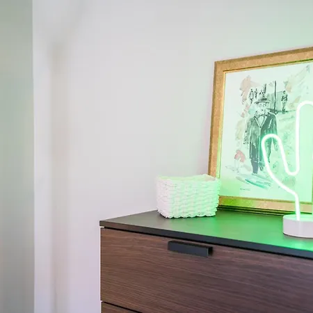 Fonte Luminosa - Great Location Апартаменти *